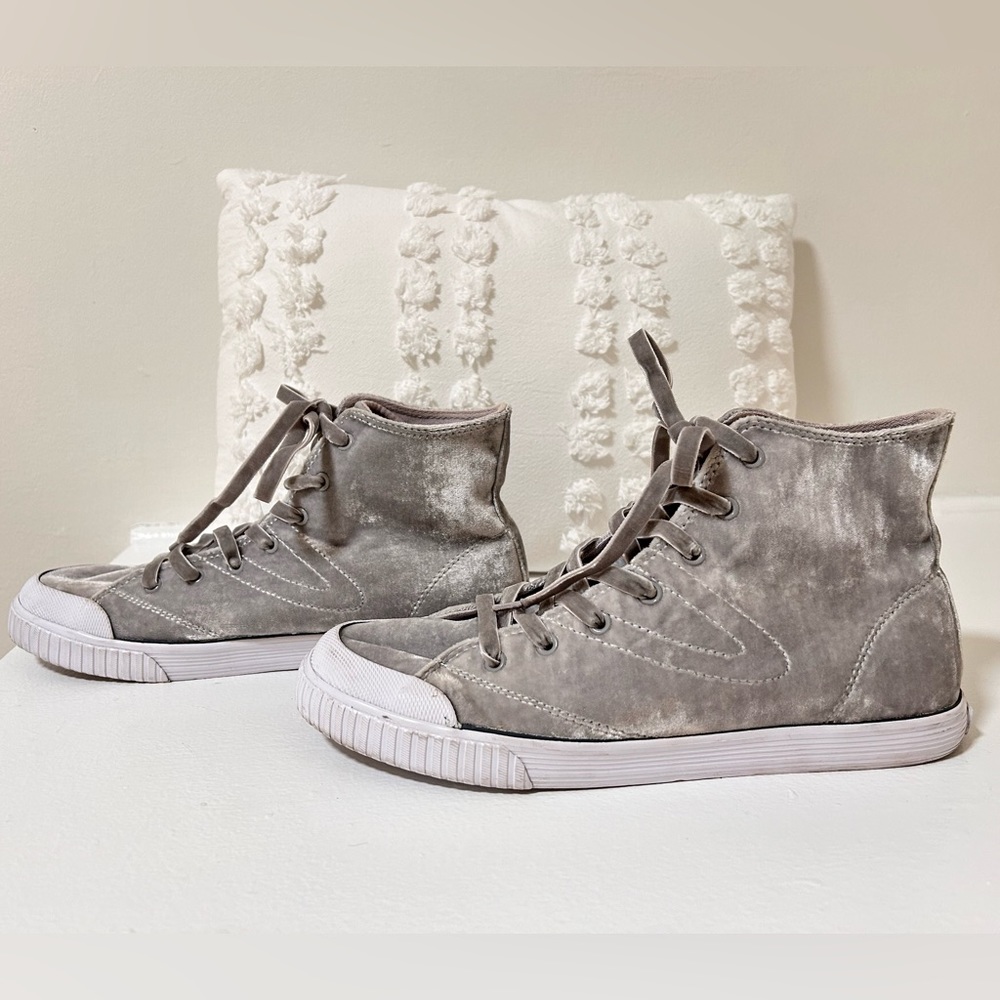 Rare TRETORN Grey Velvet High Tops ladies size 9.
